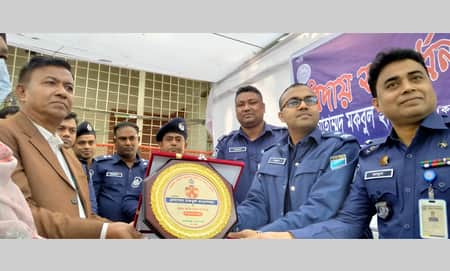পুলিশ কনস্টেবল মকবুল