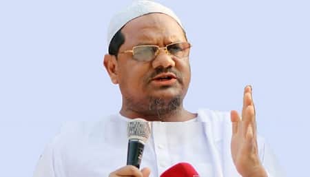 পাঠ্যবইয়ে পদ্মা সেতু-মেট্রোরেলের ছবি দেয়া উচিত ছিল: চরমোনাই পীর