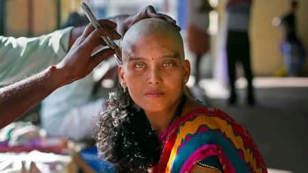 বছরে জমা পড়ে কয়েক শ’ টন চুল, ভক্তদের চুল বিক্রি করে আয় ১৫০ কোটি চুল