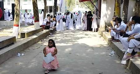 ৩০ ইঞ্চির জীবন জয়ী পাখির সংগ্রাম নাইমা সুলতান পাখি
