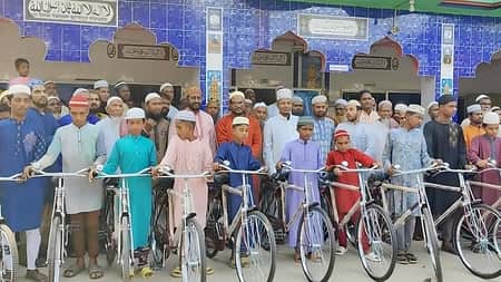 সাইকেল পেল ১৪ কিশোর