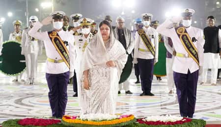 একুশের প্রথম প্রহরে ভাষা শহীদদের প্রতি স্পিকারের শ্রদ্ধা নিবেদন