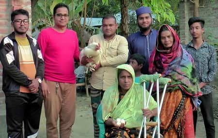 দিনে দুটি করে ডিম দিচ্ছে মুরগি দুটি করে ডিম দিচ্ছে মুরগি