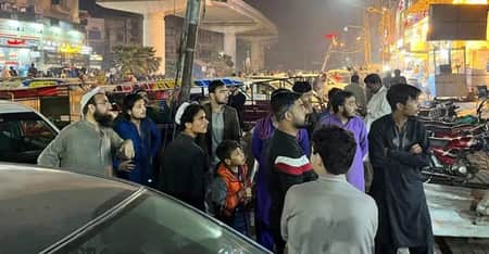 পাকিস্তান-আফগানিস্তানে শক্তিশালী ভূমিকম্পের আঘাত, নিহত ১২