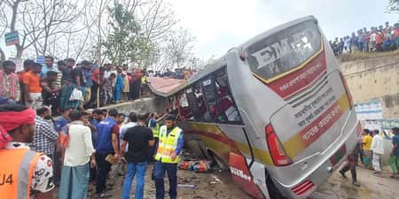 ৩০ ঘণ্টার বেশি বাস চালিয়ে ক্লান্ত ছিলেন বাস চালক জাহিদ