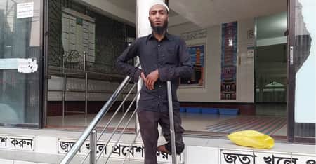 নামাজ শেষ করে এসে দেখেন অটোরিকশা নেই, কান্না থামছে না রশিদের