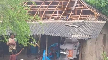 হঠাৎ কালবৈশাখীতে ধসে গেল শতাধিক ঘরবাড়ি