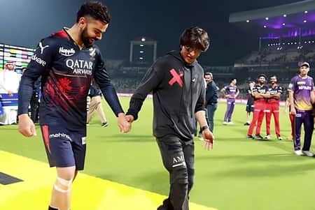 কোহলিকে নাচ শেখালেন শাহরুখ কোহলি- শাহরুখ