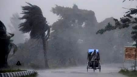 ঘণ্টায় ৬০ কি.মি. বেগে ঝড় হতে পারে যেসব অঞ্চলে ঝড়ের আভাস