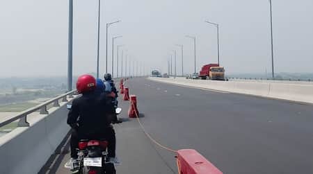 পদ্মা সেতু মোটরসাইকেল