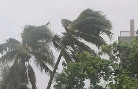 ৮০ কিলোমিটার বেগে ঝড়ের আভাস