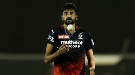 আইপিএলে ‘অদ্ভূত’ এক রেকর্ড গড়লেন সিরাজ