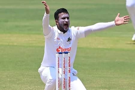 হাবিবুল বাশারকে টপকে গেলেন সাকিব