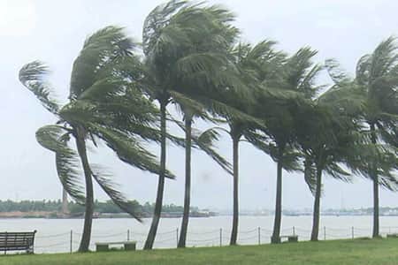 ৮০ কিলোমিটার বেগে ঝড়ের আশঙ্কা