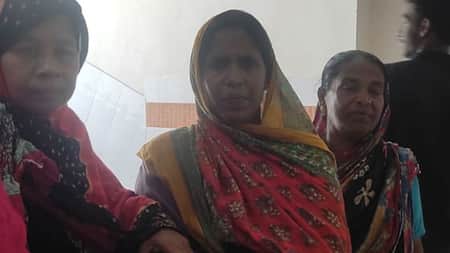 কামড় দেওয়া সাপ সঙ্গে নিয়েই হাসপাতালে নারী নারী