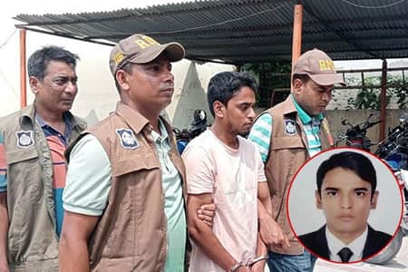 প্রক্সি দিতে গিয়ে বিসিএস কর্মকর্তা আটক