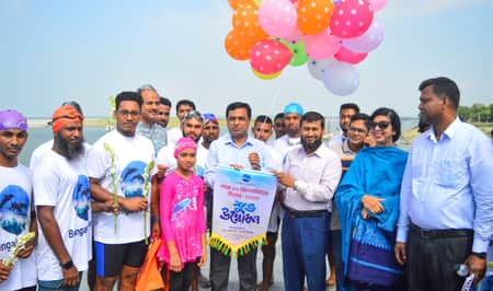 পদ্মায় ২০ কিলোমিটার সাঁতার প্রতিযোগিতার উদ্বোধন