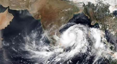 আসছে ঘূর্ণিঝড় মোচা, যা বললো বাংলাদেশ ও ভারতের আবহাওয়া অফিস