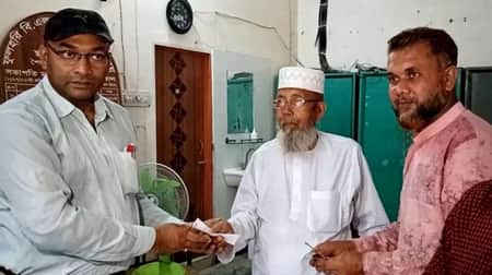 ৬১ বছর পর স্কুলের বেতন পরিশোধ করলেন সোহরাব হোসেন বিশ্বাস