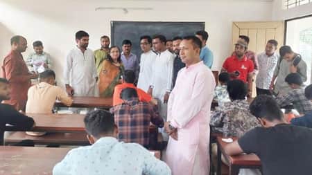 ছাত্রলীগে পদ পেতে পরীক্ষার টেবিলে পদপ্রত্যাশীরা