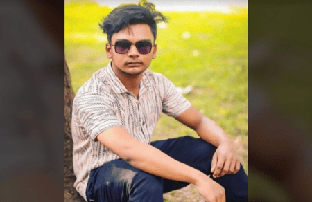 আমার বেঁচে থাকার শেষ অবলম্বনটুকুও শেষ হয়ে গেলো : বন্ধুকে বাঁচাতে প্রাণ দেওয়া রিফাতের মা