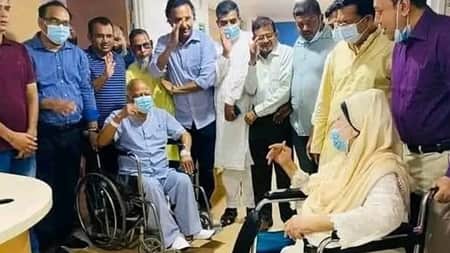 খালেদা জিয়াকে বিদায় জানাতে হুইলচেয়ার নিয়ে ছুটে এলেন মোশাররফ
