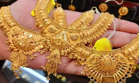 সোনার ভরি ৯৮ হাজার নয়, ৩৫ হাজার টাকা বিক্রি করছে একটি চক্র
