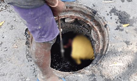 ম্যানহোলে নেমে প্রাণ গেল ২ জনের ম্যানহোল
