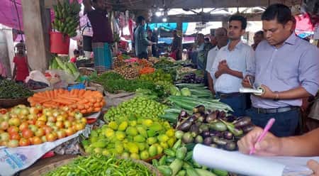 কাঁচা মরিচ নিয়ে পালাল বিক্রেতারা, একজনকে জরিমানা