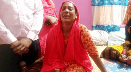 কুমিল্লার চৌদ্দগ্রামে প্রবাসীর ঘুমন্ত স্ত্রী-পুত্রকে কু.পি.য়ে হ.ত্যা