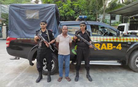 শেষ রক্ষা হলো না ইশ্রাফিলের, ১২ বছর পর র্যাবের হাতে ধরা