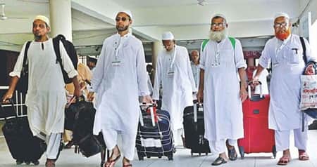 হজ শেষে দেশে ফিরেছেন ৬৭ হাজার ৭৯ হাজি