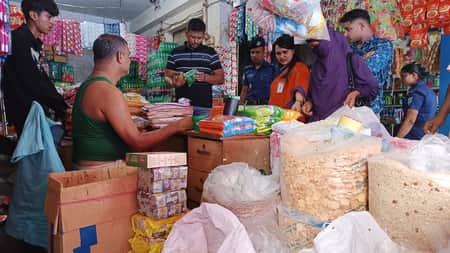 কালীগঞ্জে ৯ ব্যবসা প্রতিষ্ঠানকে অর্থদন্ড