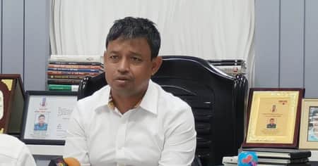 ডিবিপ্রধান হারুন ওমরাহ পালনে সৌদি আরব গেলেন ডিবিপ্রধান হারুন