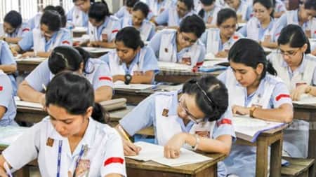 মাধ্যমিকে ফের একমুখী শিক্ষা মাধ্যমিক