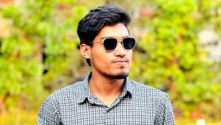 ইডেন ছাত্রীকে নিয়ে হলে রাতযাপনের অভিযোগে ঢাবি ছাত্রলীগ নেতাকে শোকজ