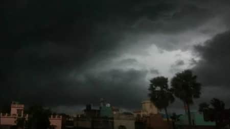 ১৫ জেলায় তীব্র ঝড়ের আভাস