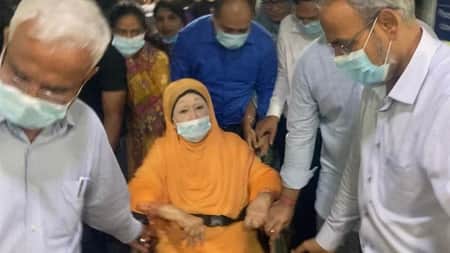 আবারও হাসপাতালে ভর্তি খালেদা জিয়া