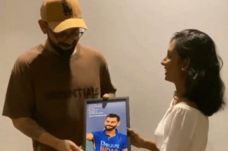 লঙ্কান-ভক্ত ১৪ বছর অপেক্ষার পর কোহলির দেখা পেলেন কোহলির ভক্ত