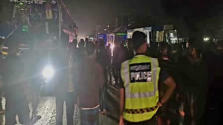 গাজীপুরে চলন্ত বাস থেকে ধাক্কা, গেল পোষাক শ্রকিম নারীর প্রাণ