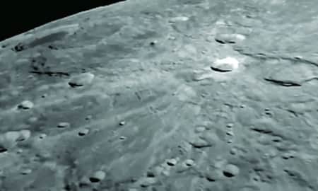 চাঁদে বিক্রমের ছবি তুলল নাসার স্যাটেলাইট চাঁদে বিক্রমের ছবি