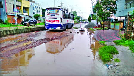 জলে গেল ২০ কোটি টাকা মুজগুন্নী মহাসড়ক