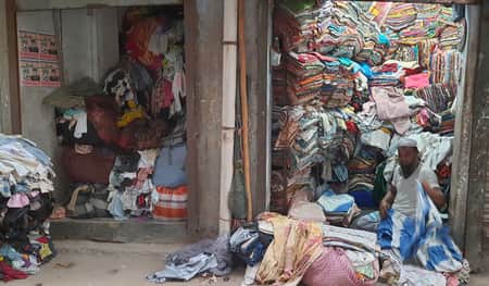 ৫ টাকায় শার্ট, ১০ টাকায় প্যান্ট