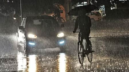 রাত ১টার মধ্যে যেসব জেলায় বৃষ্টি হতে পারে