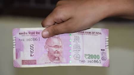 ২০০০ টাকার নোট বাতিল: ব্যাংকে ফিরেছে ৯৩ শতাংশ