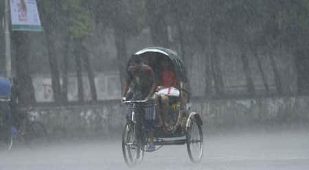 অতিভারী বৃষ্টিপাতের আভাস