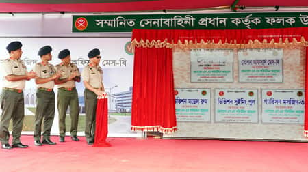 শেখ হাসিনা সেনানিবাসে নবনির্মিত স্থাপনাসমূহ উদ্বোধন করলেন সেনাপ্রধান