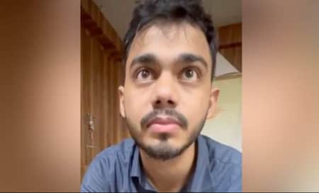 প্রেমিকাকে হয়রানি করায় ঊর্ধ্বতন সরকারি অফিসারের সাথে যা করলেন কেরানি