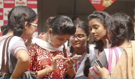 একাদশে ভর্তিতে কলেজ পায়নি ৪৫ হাজার শিক্ষার্থী