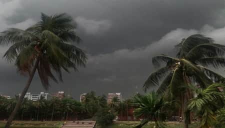 দেশের ১৮ অঞ্চলের ঝড়-বৃষ্টির পূর্বাভাস ঝড়-বৃষ্টি